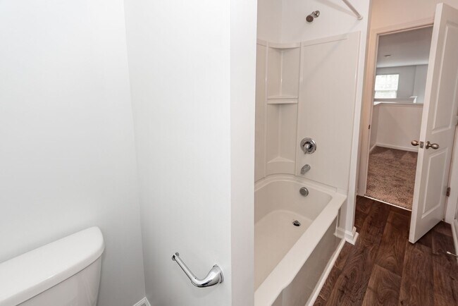 Building Photo - 3 Bedroom, 2.5 Bathroom Townhome in Cane Bay - Summerville