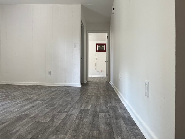 Building Photo - 145 Hendricks Blvd