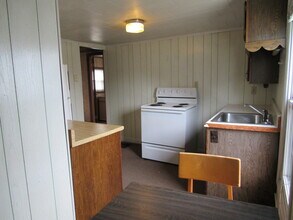 Building Photo - 121 S 8th St