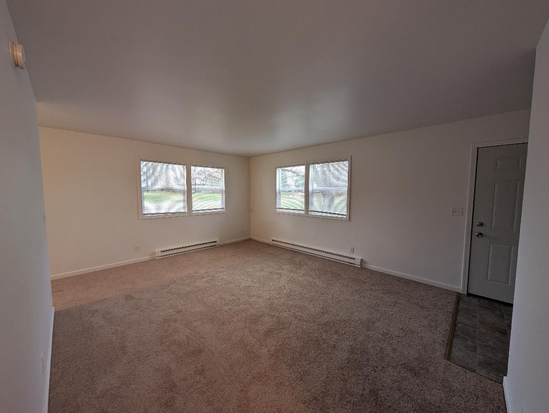 Building Photo - 9015 Midway Dr