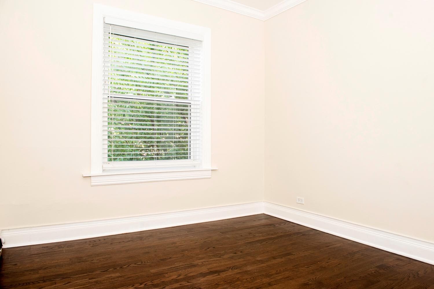 Building Photo - 648 W Roscoe St