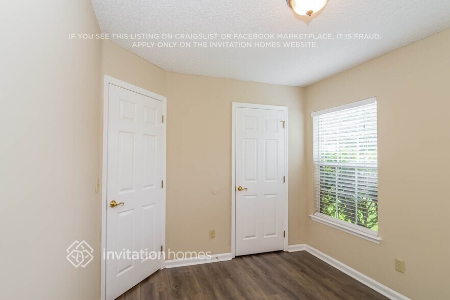 Building Photo - 12963 Silver Springs Dr N