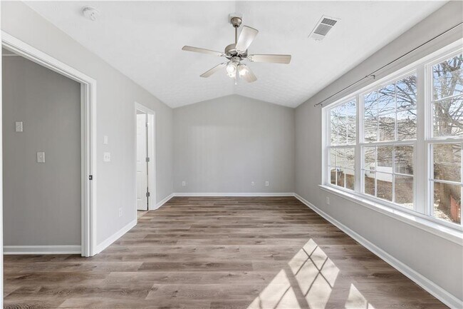 Building Photo - 4963 Vireo Dr