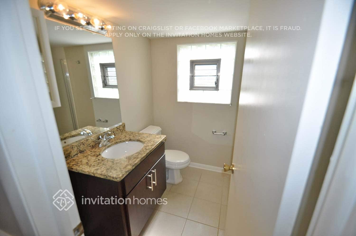 Building Photo - 7653 W 105th St