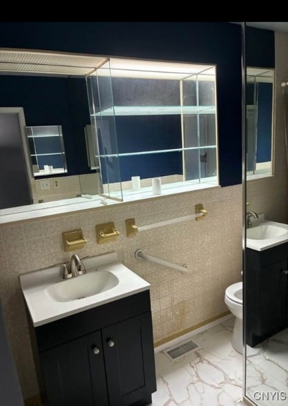 Building Photo - 125 Christopher Dr