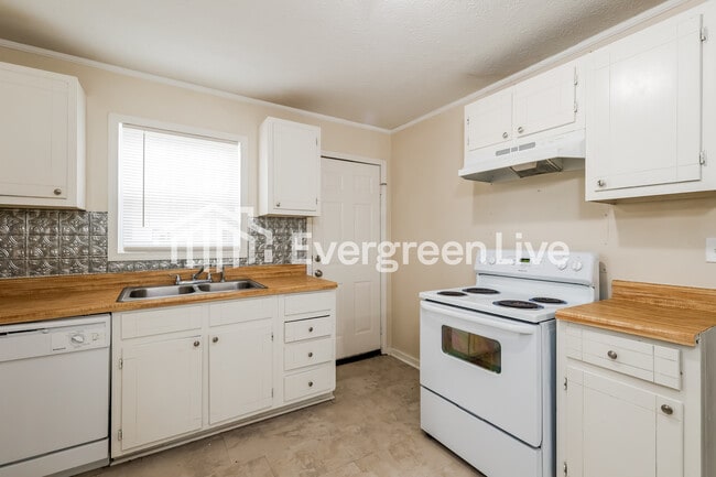 Building Photo - 119 Martin Rd