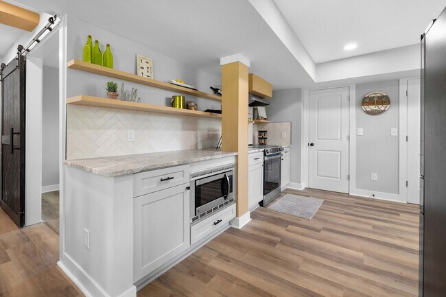 Building Photo - Newly renovated 4 bed 2.5 bath, located in heart of downtown Wilmington