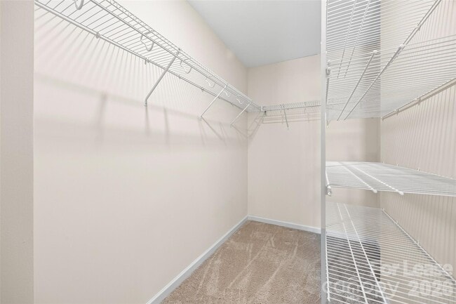 Building Photo - 1018 Chicory Trce