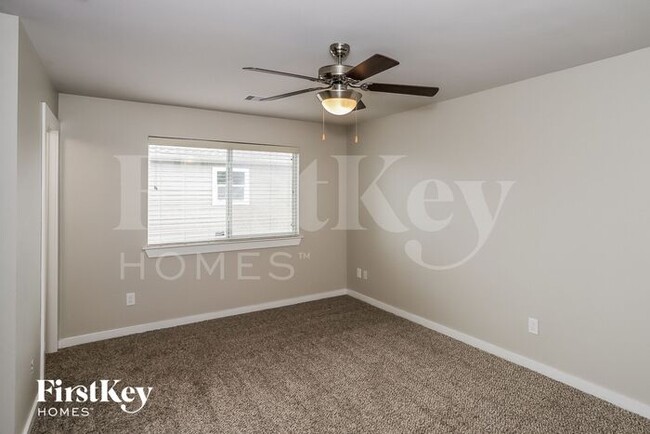 Building Photo - 4327 Darter St