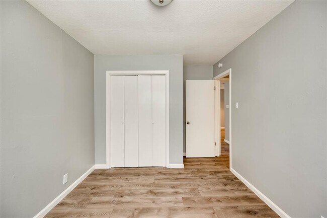 Building Photo - 838 N Meadows Dr