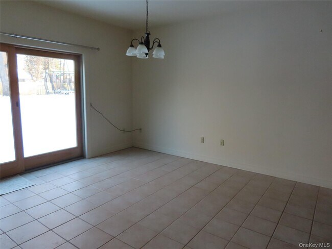 Building Photo - 71 Railroad Ave