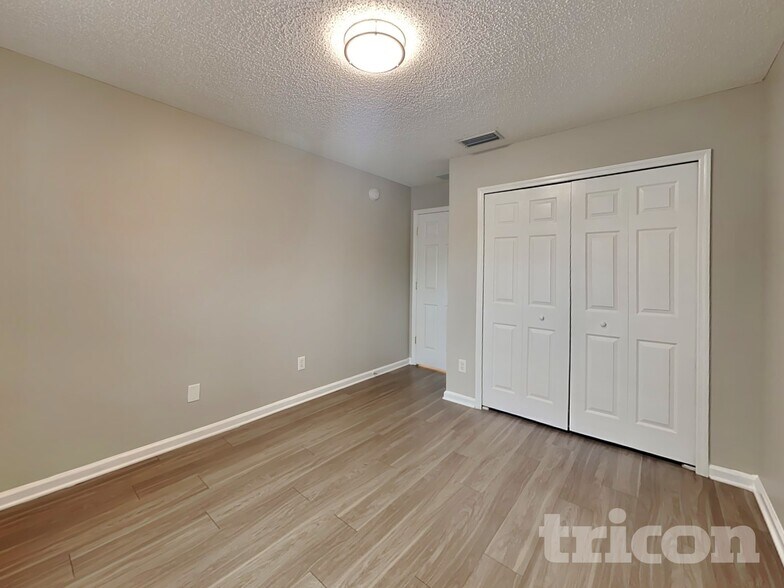 Building Photo - 5357 Whitecastle Ct