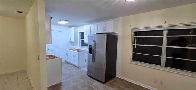 Building Photo - 6717 Mornay Cir