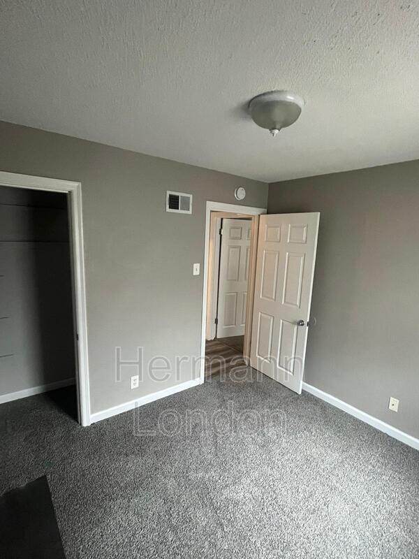 Building Photo - 30 St Celeste Dr