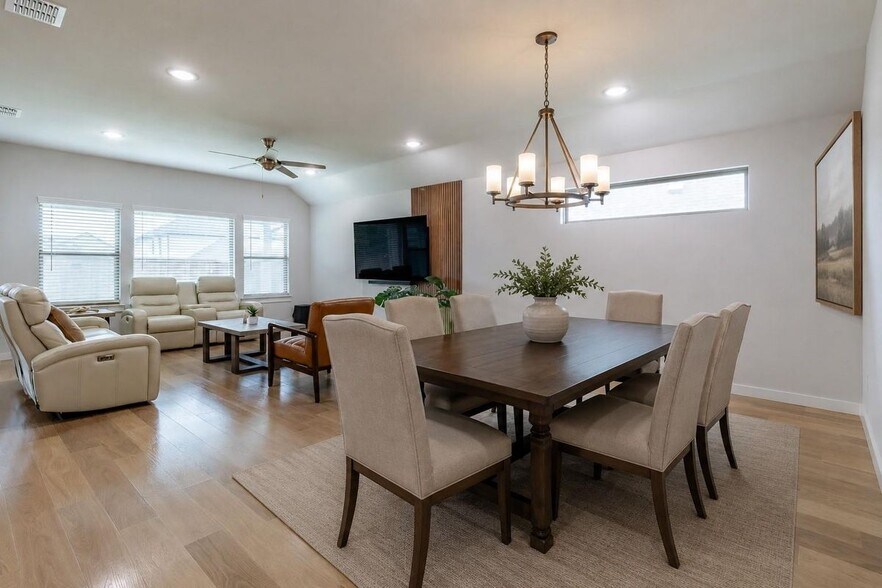 Building Photo - 2122 Mossfield Ln