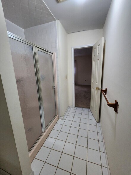 Building Photo - 41 Ledgewood Dr