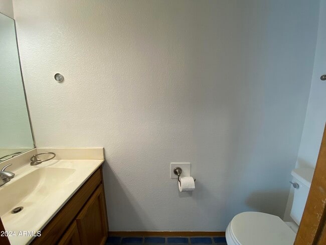 Building Photo - 821 E Redondo Dr