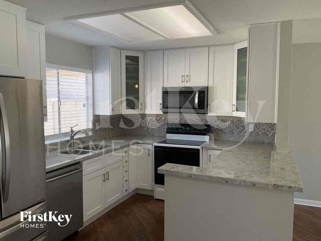 Building Photo - 235 N 22nd Pl