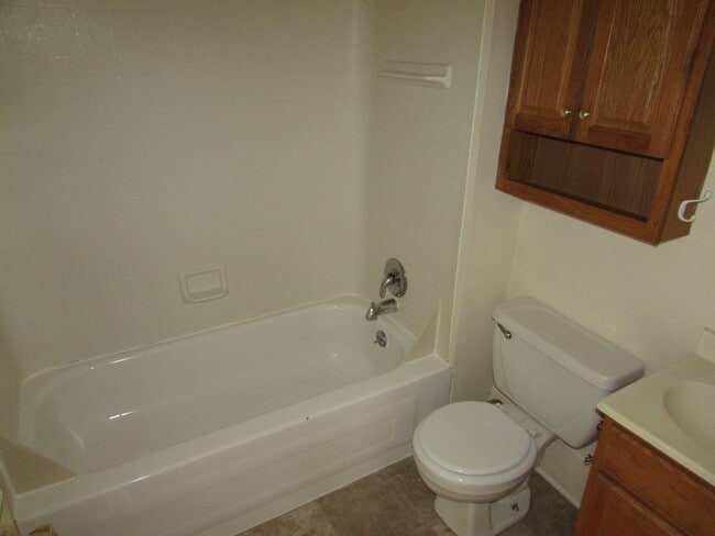 Building Photo - Spacious Madison 4-Bedroom Near Camp Randa...