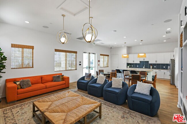 Building Photo - 6972 Calla Lily Dr