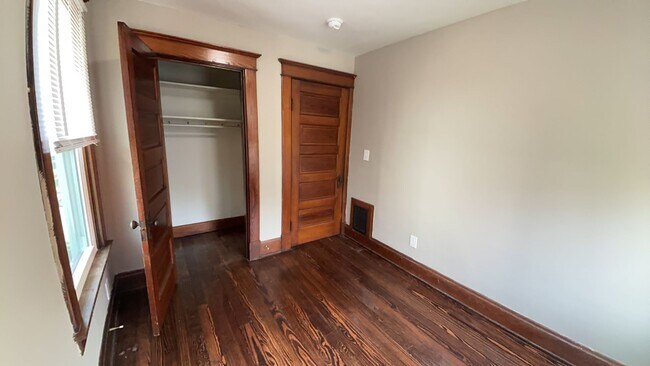 Building Photo - 669 Franklin St