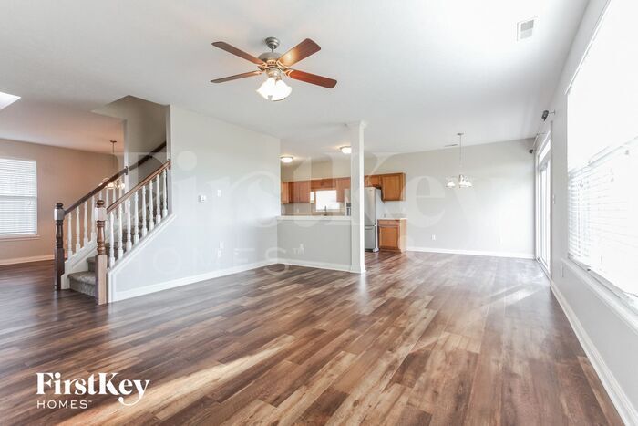 Building Photo - 8266 Shute Cir
