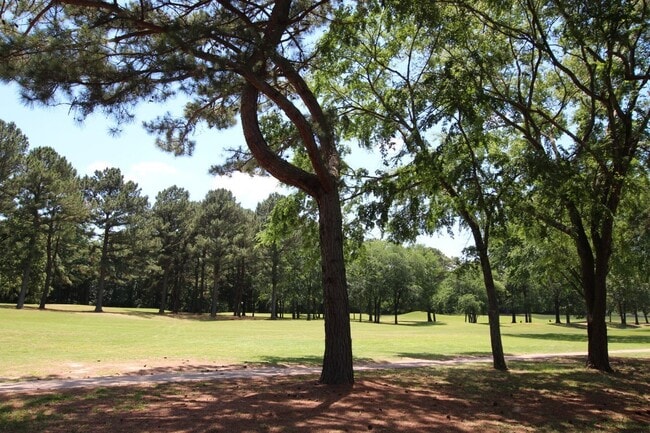 Building Photo - Lease Takeover Opportunity Available: Stun...