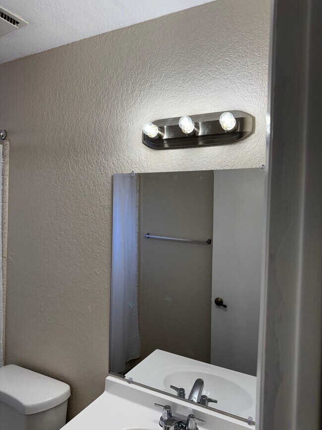 Building Photo - 4612 E Camino St