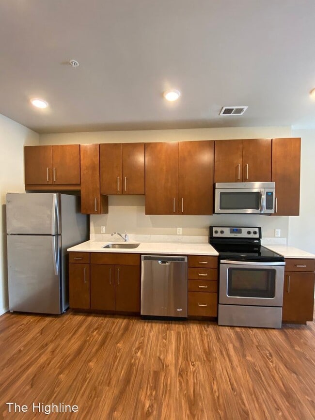 Building Photo - 2100 Douglas St