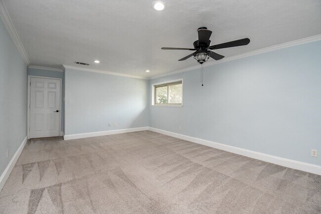 Building Photo - 21338 Park Villa Dr