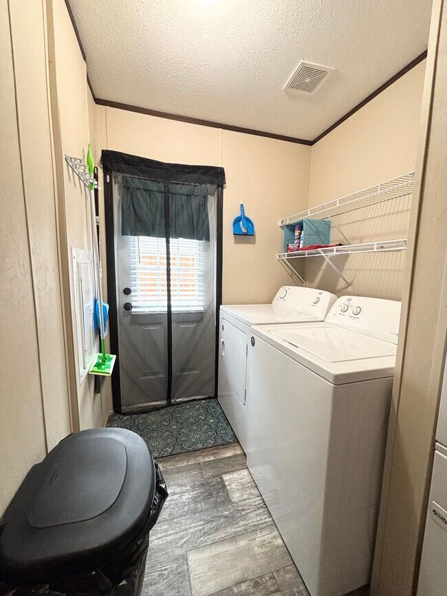 Building Photo - 2536 Blue Marlin St SW