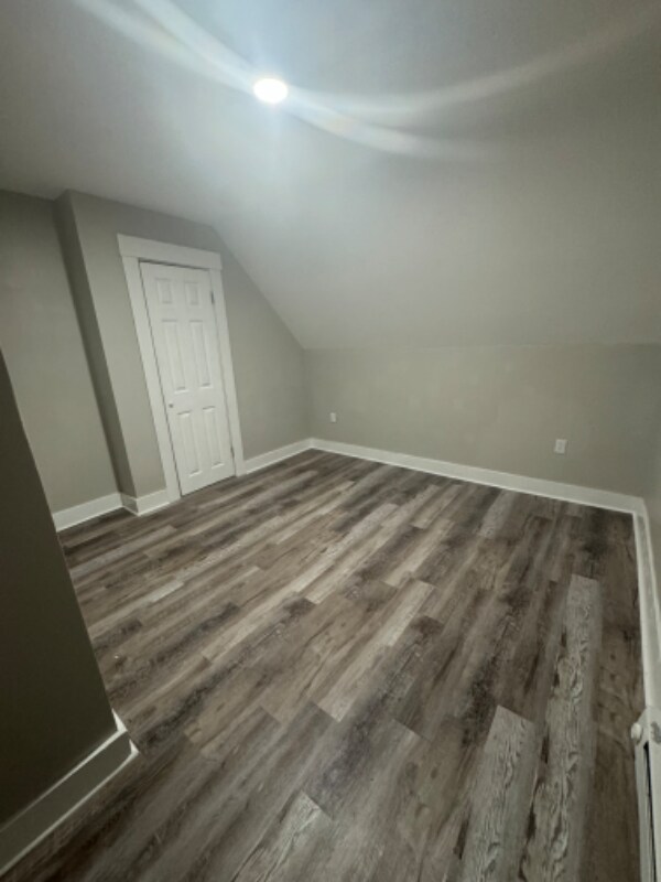 Building Photo - 549 Ash St