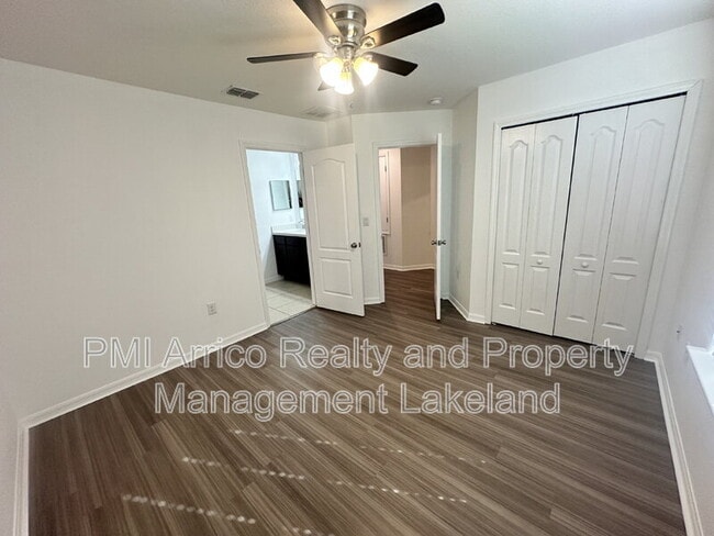 Building Photo - 3848 Exeter Ln