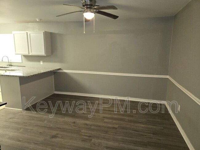 Building Photo - 2226 Raleigh Dr