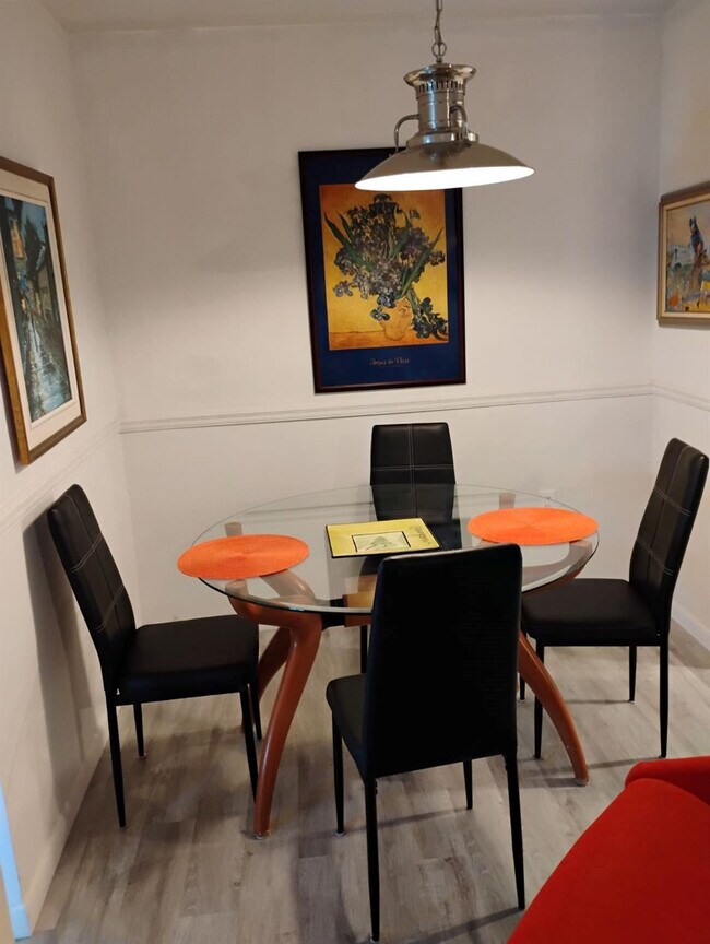 Building Photo - 17090 NE 14th Ave