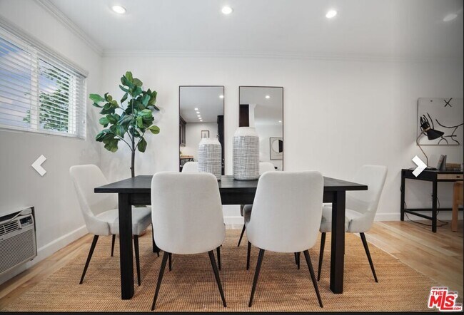 Building Photo - 960 Larrabee St