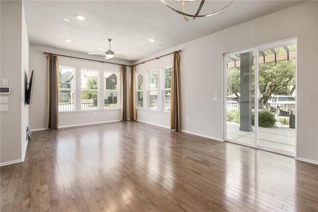 Building Photo - 10303 Oldham Cv