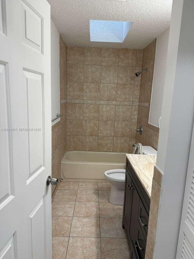 Building Photo - 7403 Winter Garden Pkwy