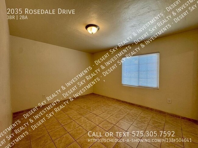 Building Photo - 2035 Rosedale Dr