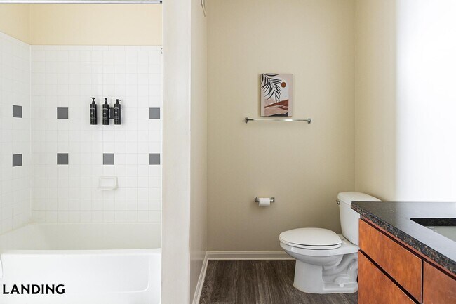 Building Photo - 400 Blake St