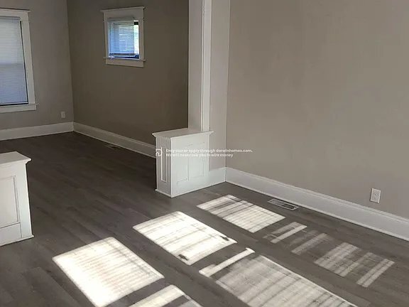 Building Photo - 532 Blaine Ave