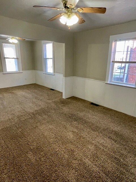 Building Photo - 406 Main St