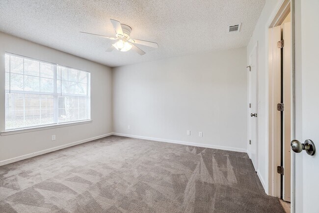 Building Photo - 118 Laurelwood Dr