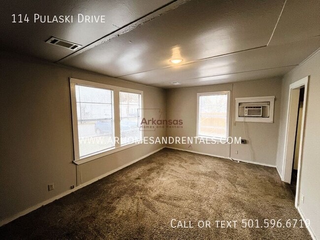 Building Photo - 114 Pulaski Dr