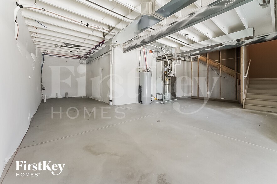 Building Photo - 1902 Villageview Ln