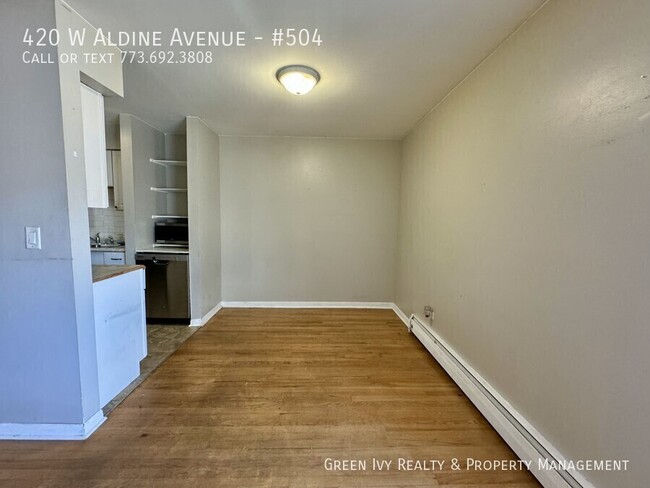 Building Photo - 420 W Aldine Ave