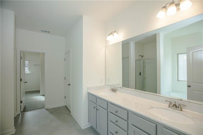 Building Photo - 124 Finley Dr