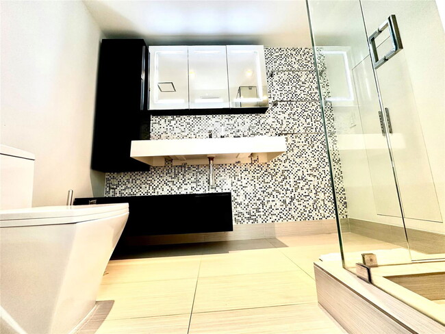 Building Photo - 630 85th St