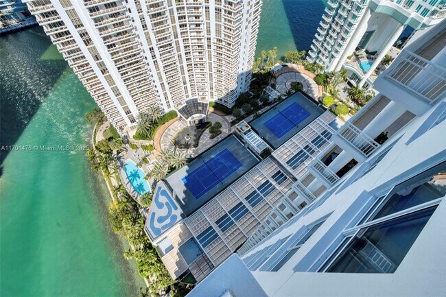 Building Photo - 801 Brickell Key Blvd