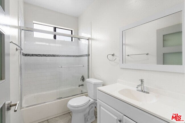 Building Photo - 424 Westmoreland Ave